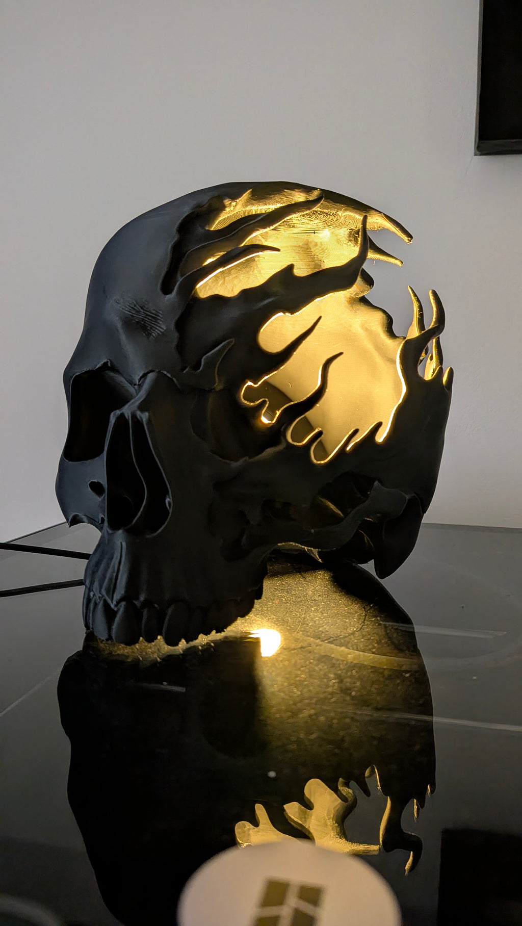 Skull lamp