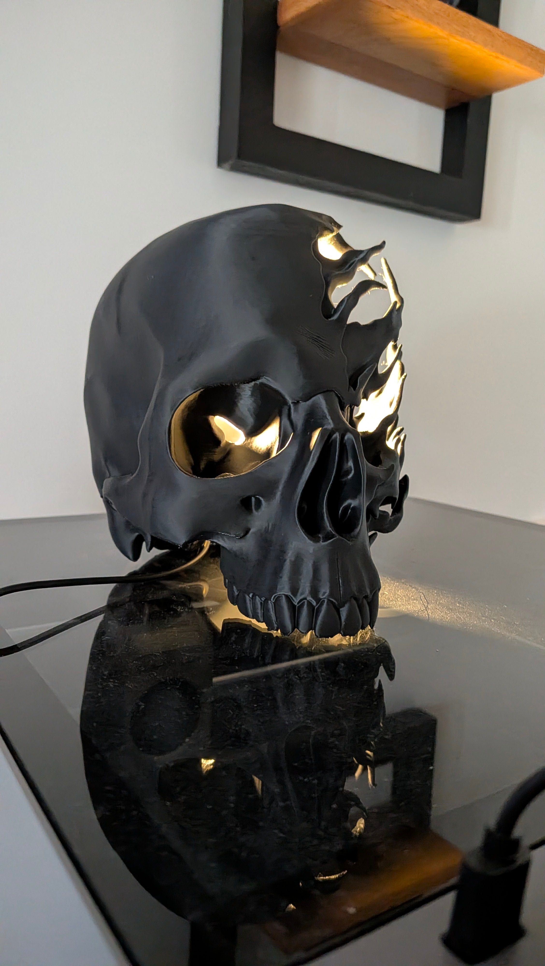 Skull lamp